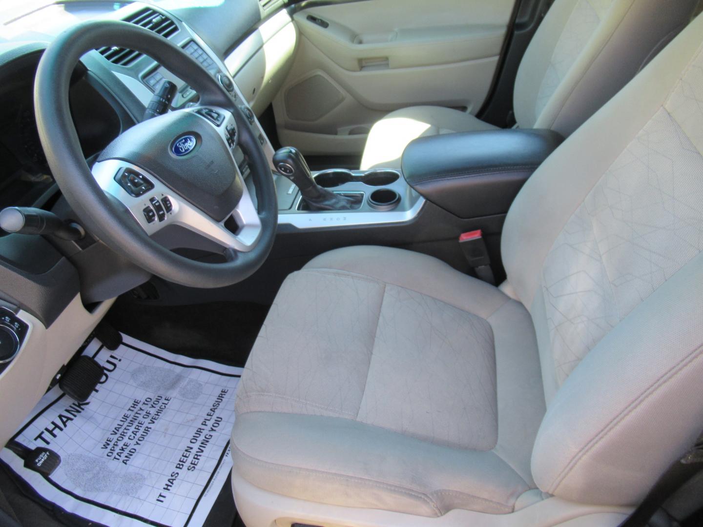 2015 Silver /Gray Ford Explorer XLT (1FM5K7B8XFG) with an 3.5L V6 F DOHC 24V engine, Automatic transmission, located at 1511 North Shepherd Dr., Houston, TX, 77008, (281) 657-1221, 29.798361, -95.412560 - 2015 FORD EXPLORER VIN: 1FM5K7B8XFGB17981 1 F M 5 K 7 B 8 X F G B 1 7 9 8 1 4 DOOR WAGON/SPORT UTILITY 3.5L V6 F DOHC 24V GASOLINE FRONT WHEEL DRIVE - Photo#1